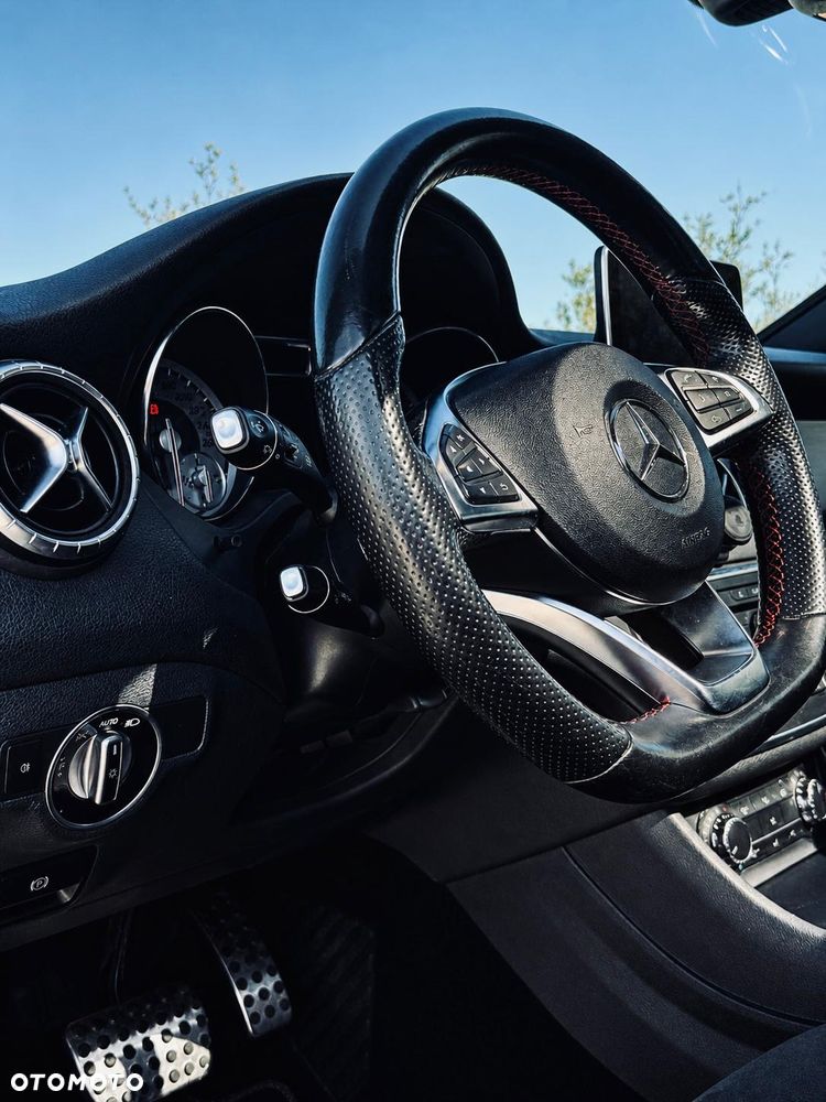 Mercedes-Benz CLA 200 7G-DCT AMG Line - 29