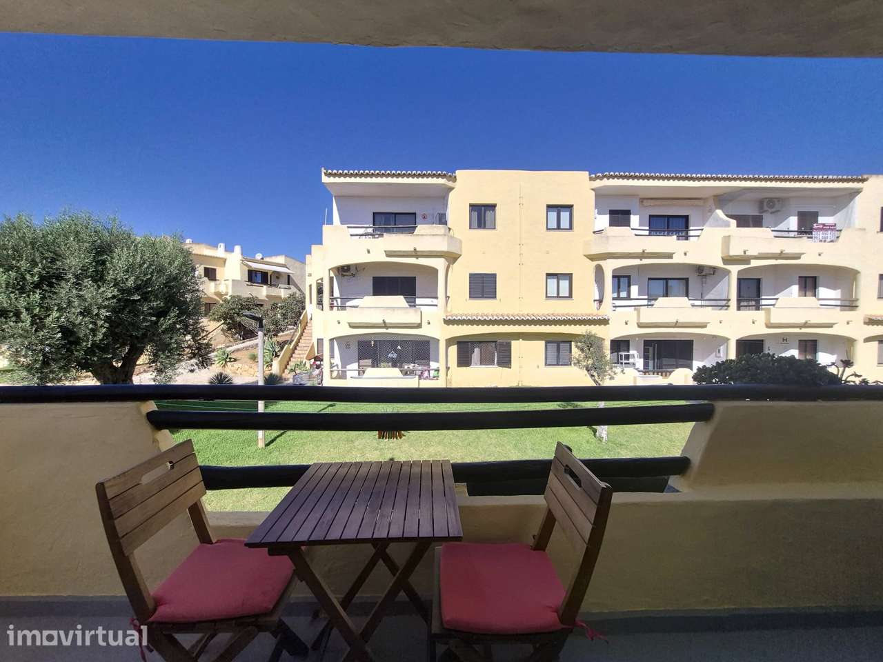 Apartamento T1 totalmente reformado e mobiliado em Alvor - Grande imagem: 4/35