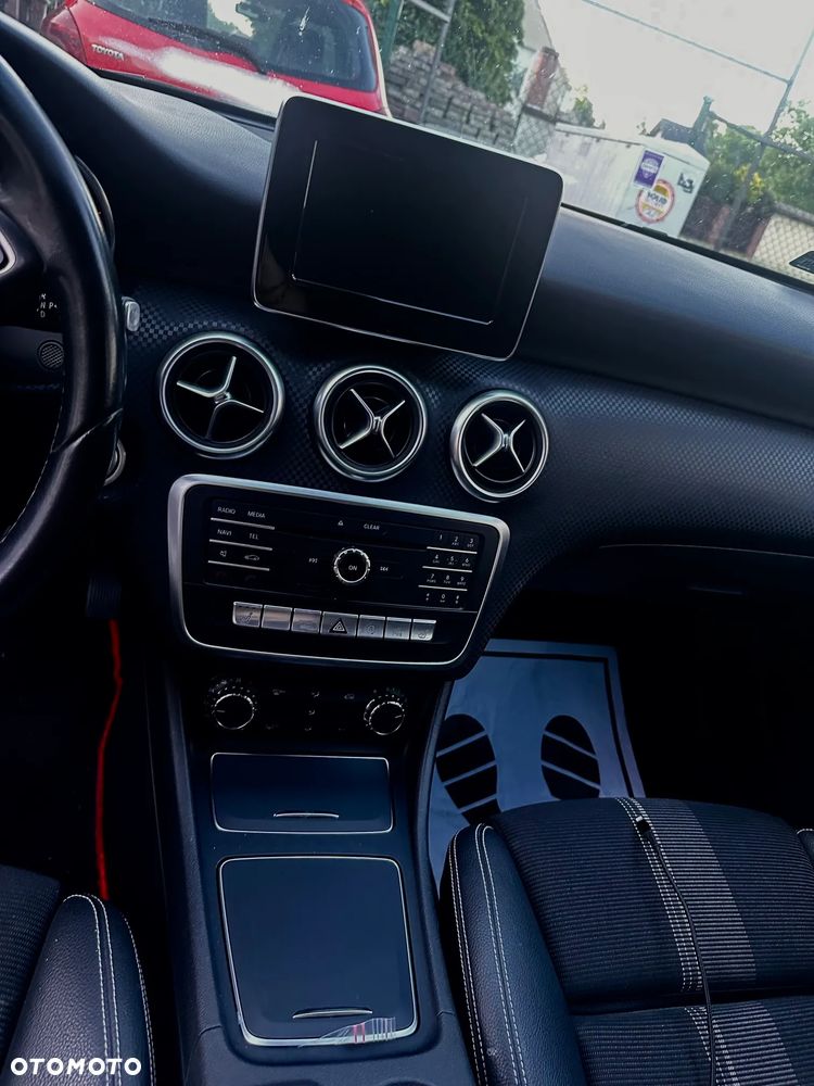 Mercedes-Benz Klasa A 180 7G-DCT AMG Line - 8