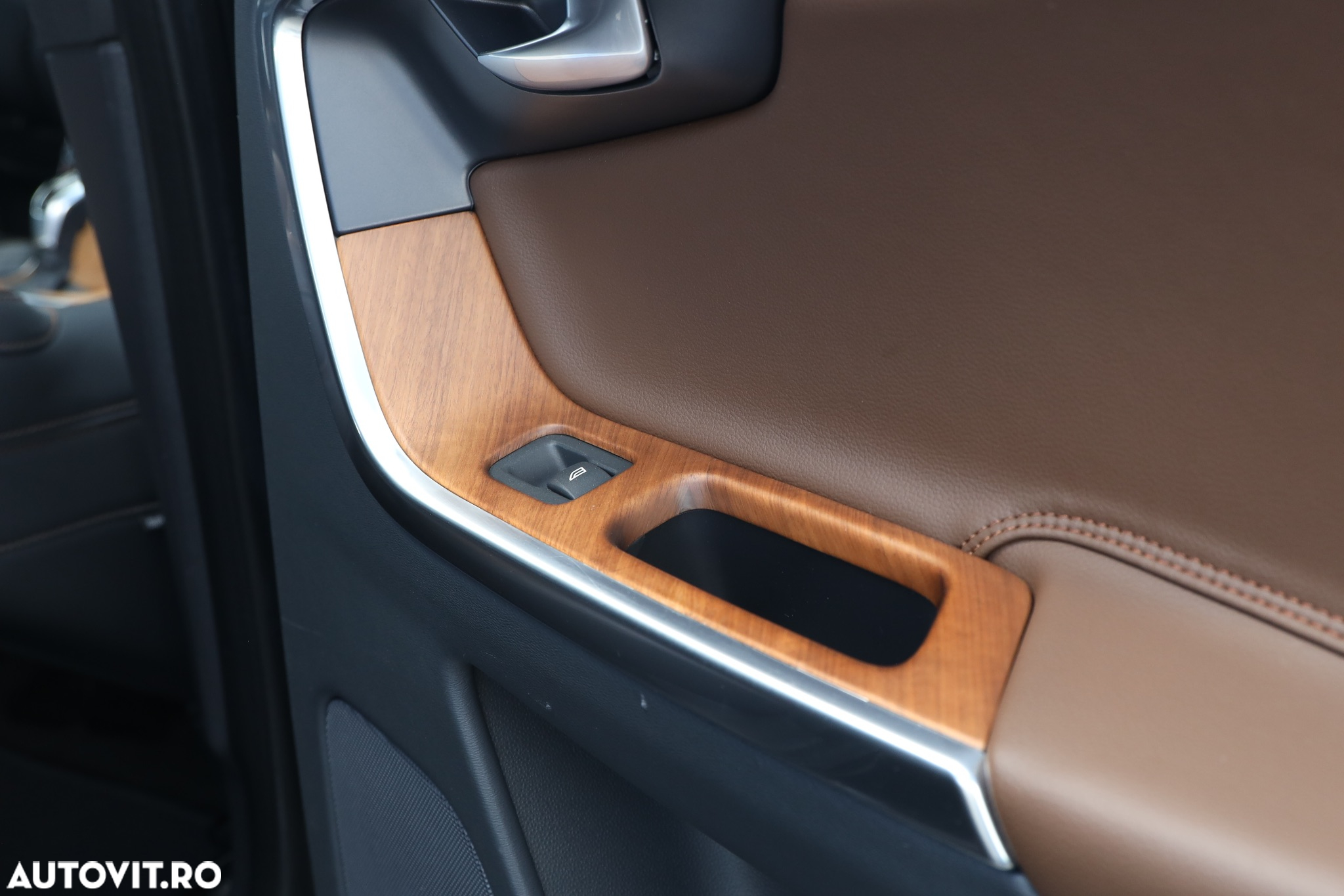 Volvo XC 60 D4 Geartronic Momentum - 28