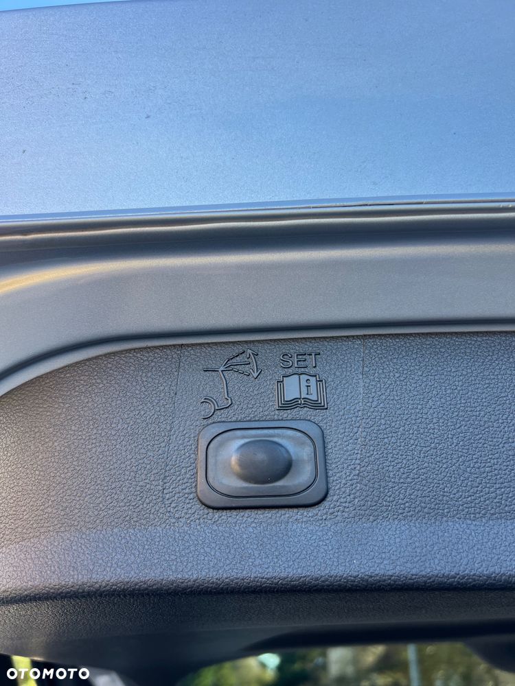 Ford Kuga 2.0 TDCi 2x4 Titanium - 26