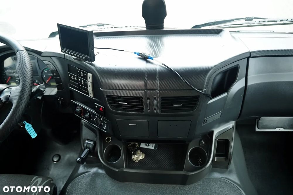 Iveco STRALIS 420 / 6x2 / SKRZYNIOWY - 7,1 M / HDS PALFINGER PK- 23001- EH E- 17 M / MAX UDŹWIG 5 600 KG / OŚ PODNOSZONA I SKRĘTNA / EURO 6 - 31