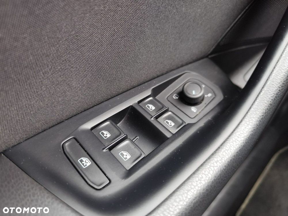 Volkswagen Passat Variant 1.5 TSI EVO Business DSG - 14