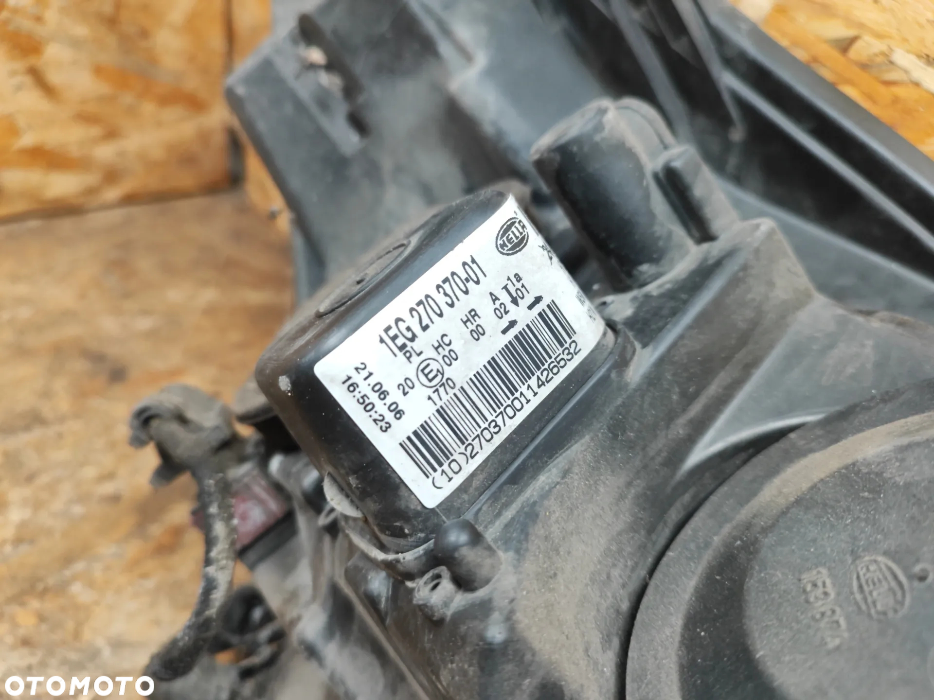 lampa przód lewa HELLA 1EG270370-01 / prawa HELLA 1EG270370-02 kompletna do OPEL Astra H III 04- do małej polerki - 8