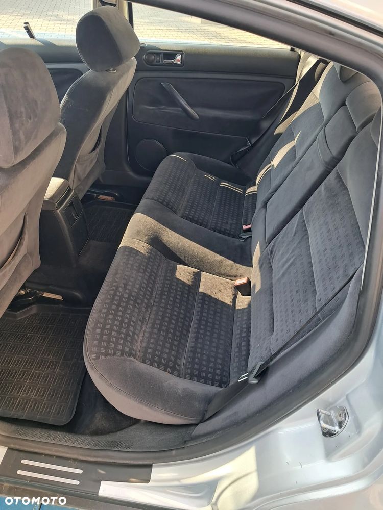 Volkswagen Passat 1.9 TDI Basis - 7