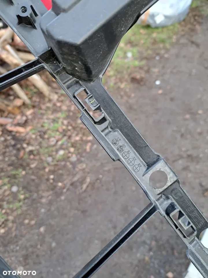 Kratka środkowa Mazda DGH9-501T1 KF090 kratka w zderzak Mazda DGH9-501T1 KF090 - 5