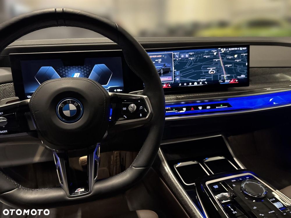 BMW i7 - 14