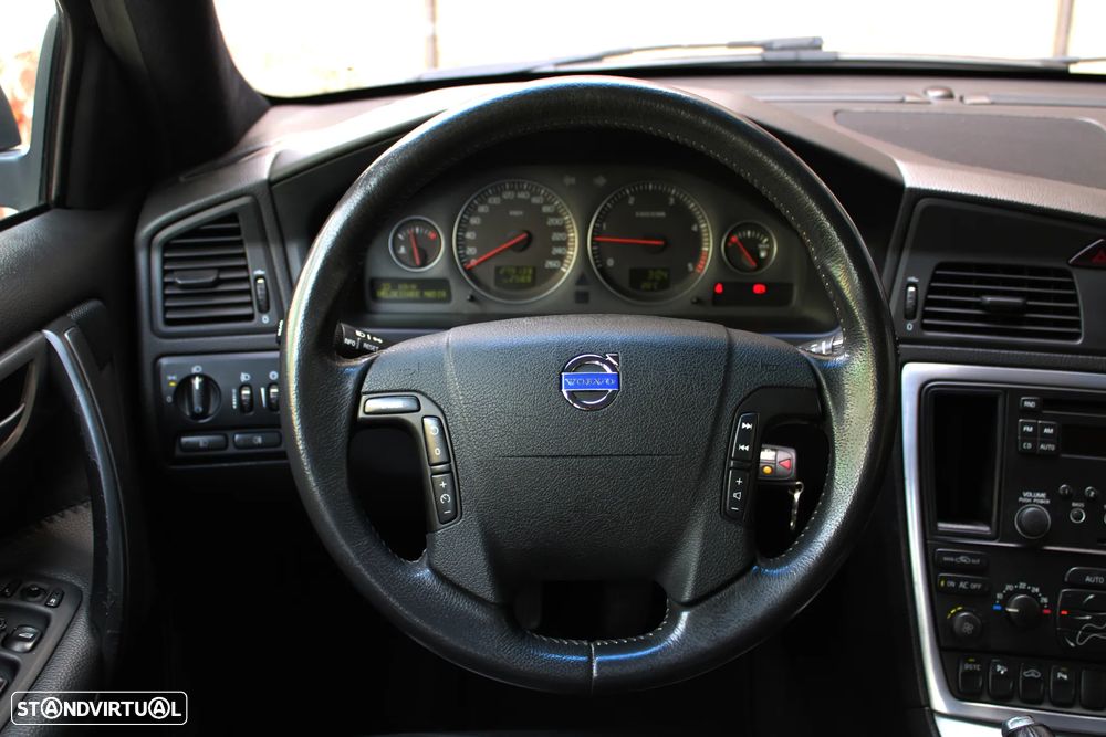 Volvo XC 70 2.4 D5 Nivel 2 - 34