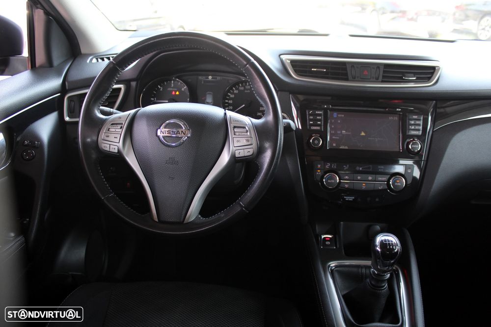 Nissan Qashqai 1.5 dCi N-Connecta - 9