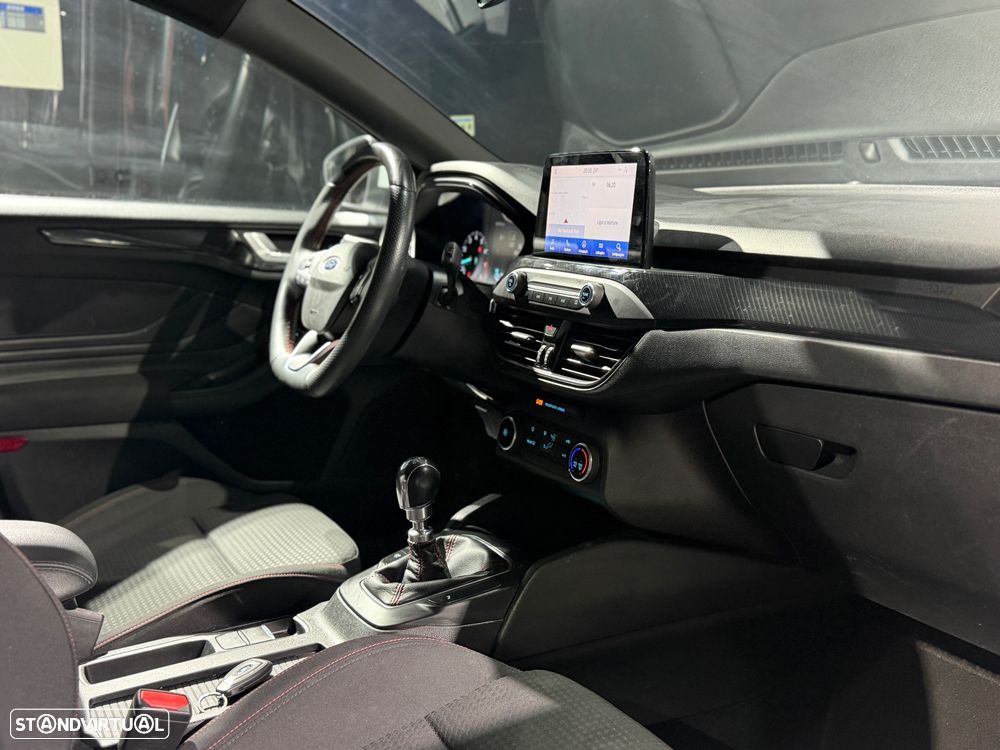 Ford Focus 1.0 EcoBoost ST-Line - 37