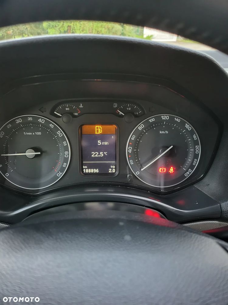 Skoda Octavia 1.6 Combi Ambiente - 15