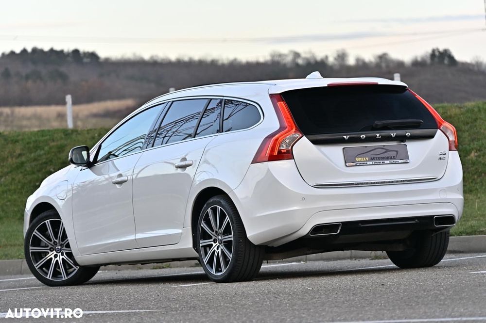 Volvo V60 D6 Plug-In-Hybrid AWD Geartronic Summum - 4