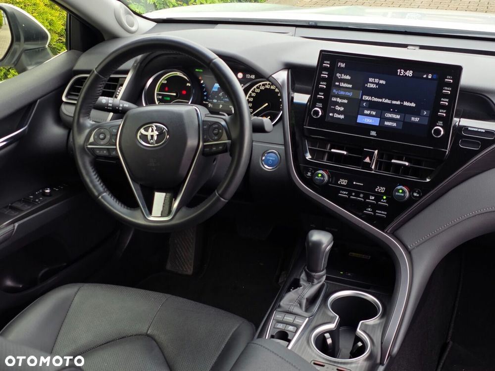 Toyota Camry 2.5 Hybrid Executive CVT - 21