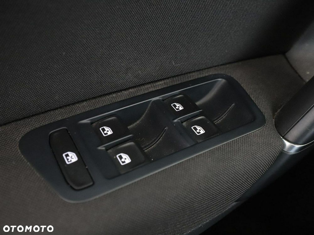 Volkswagen Golf Sportsvan 1.2 TSI (BlueMotion Technology) DSG Sound - 38