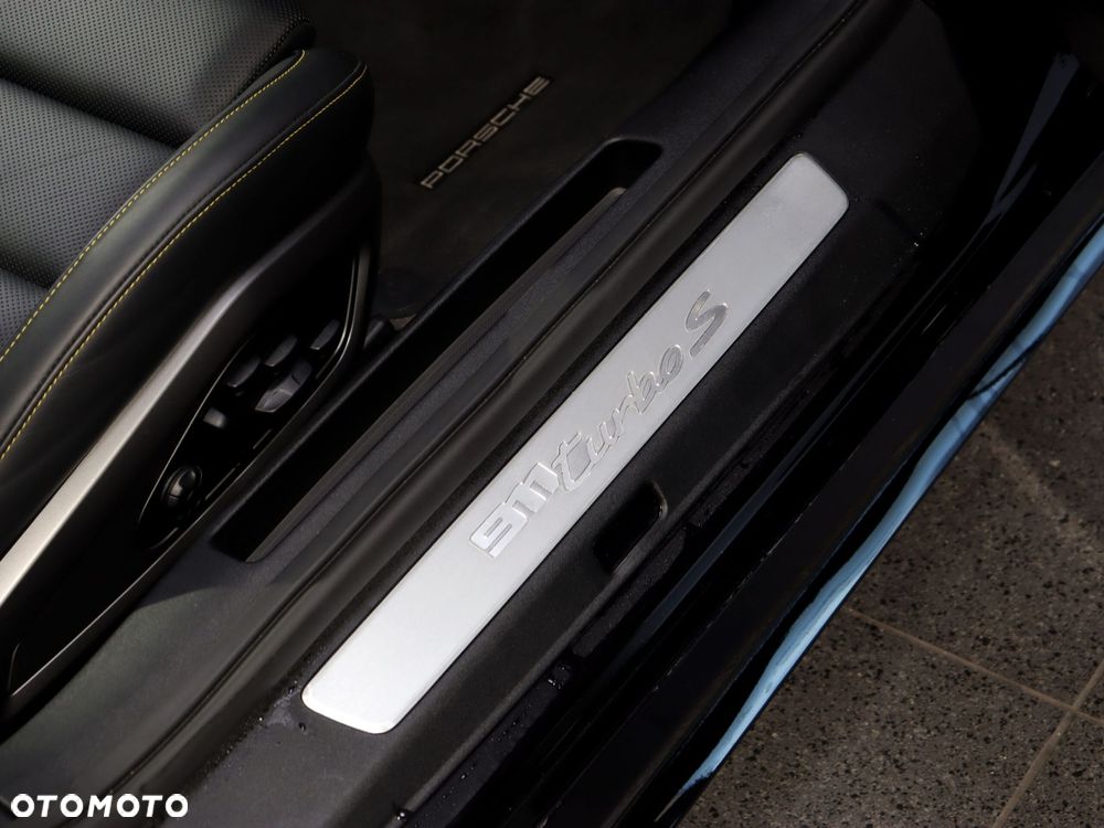 Porsche 911 Turbo S - 30