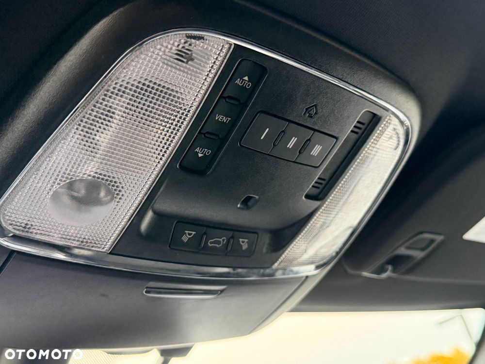 Jeep Grand Cherokee - 24