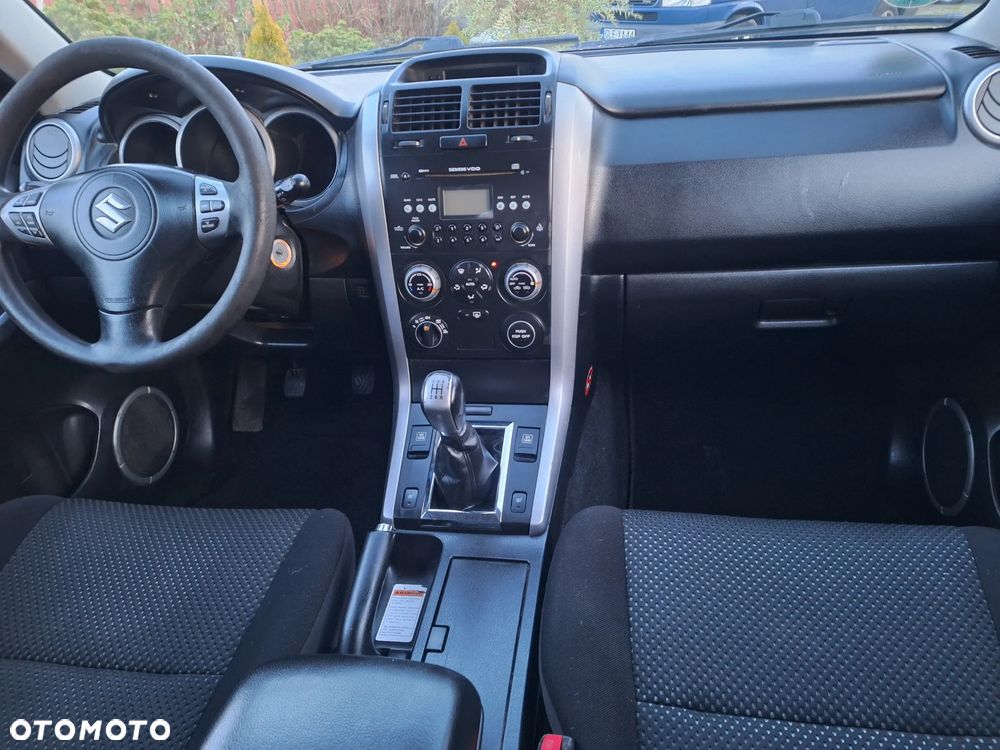 Suzuki Grand Vitara 1.9 DDiS Comfort DPF Family - 5