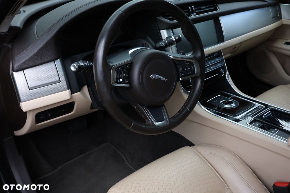 Jaguar XF 2.0 i4D Prestige - 8