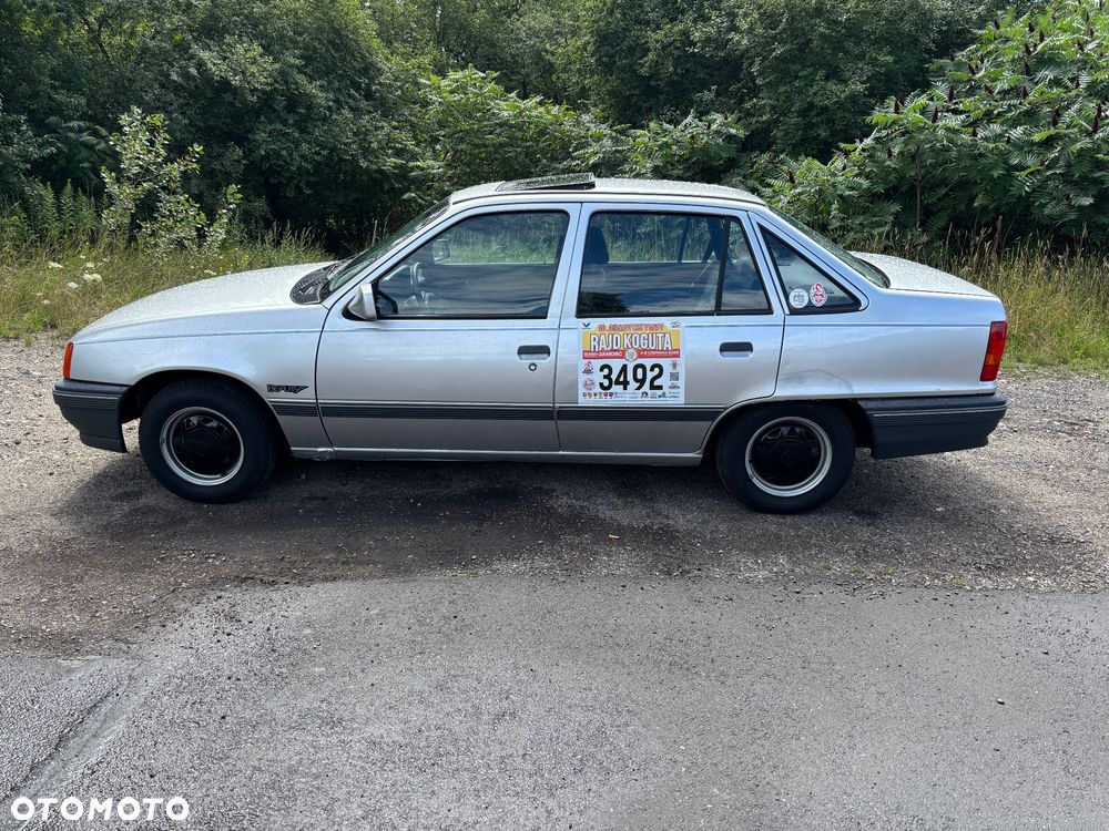 Opel Kadett 1.4 GL - 8