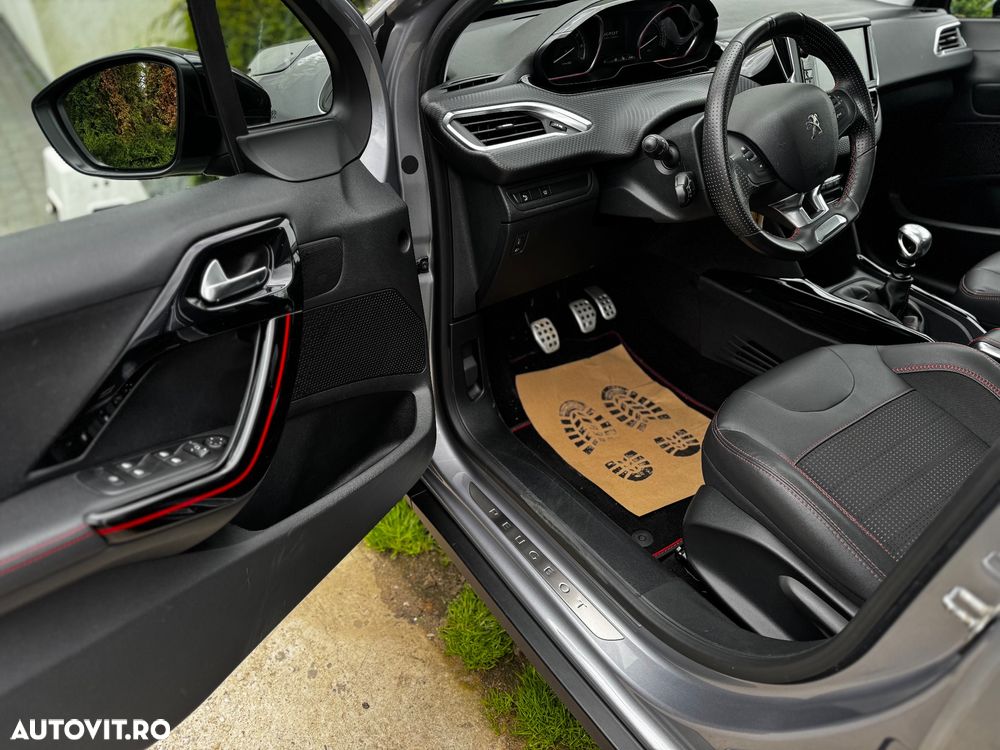 Peugeot 2008 1.2 PureTech Turbo S&S GT-Line - 9