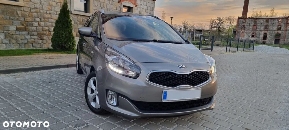 Kia Carens 1.6 GDI Dream Team Edition - 2