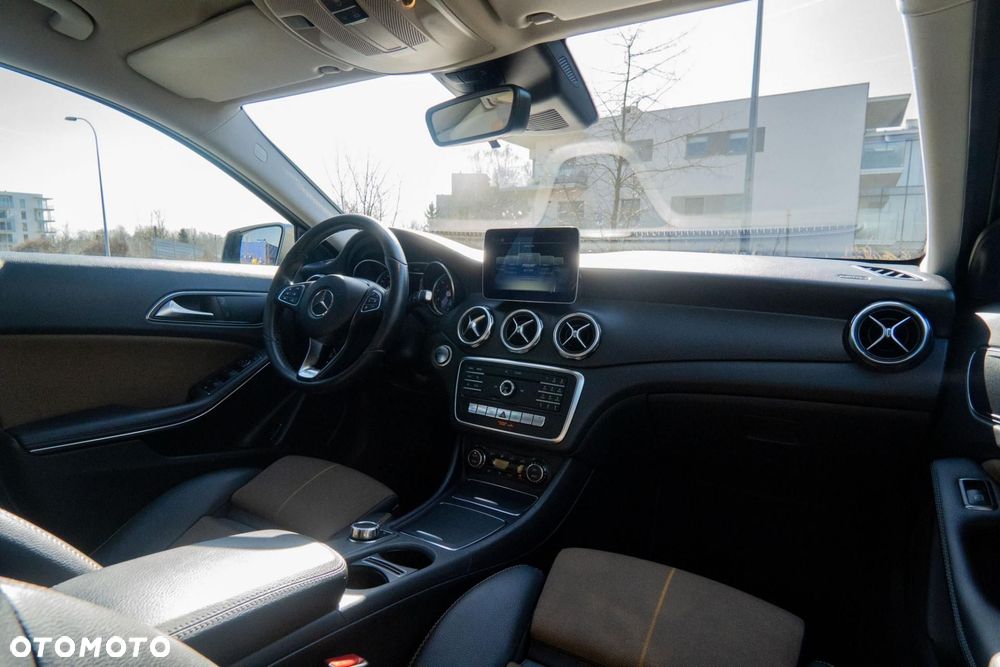 Mercedes-Benz GLA 220 4-Matic - 38