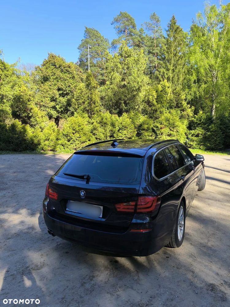 BMW Seria 5 525d Touring - 3