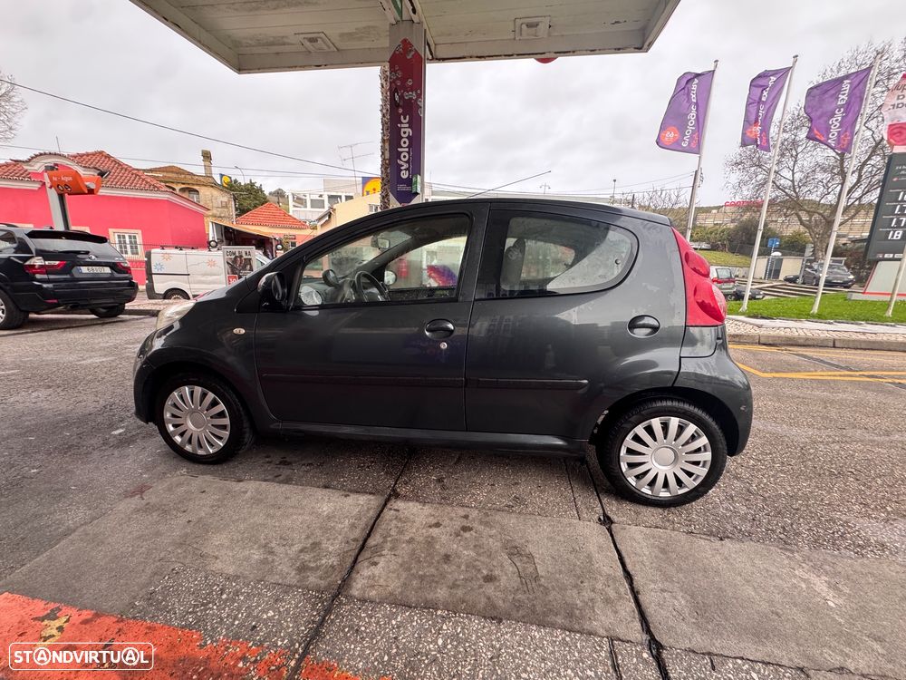 Peugeot 107 1.0 Trendy 2 Tronic - 8