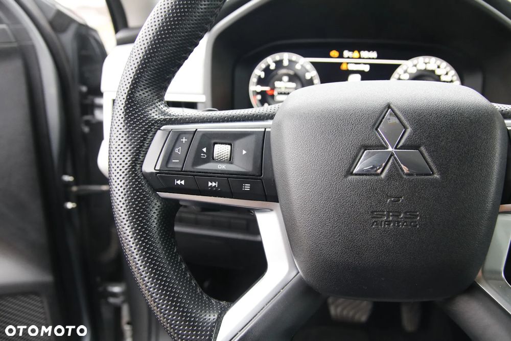 Mitsubishi Outlander 2.4 4WD CVT Intense - 13