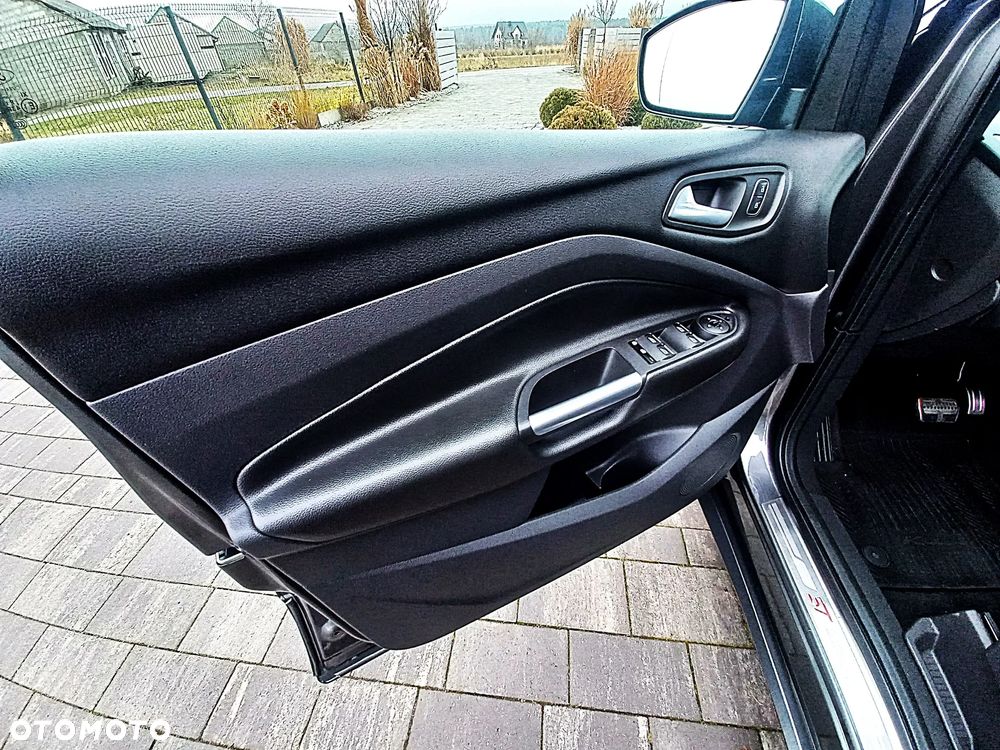 Ford Kuga 2.0 TDCi 4x4 ST-Line - 26