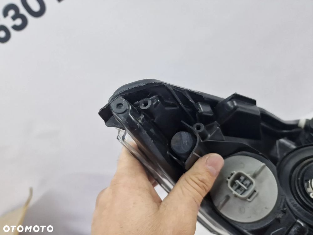 TOYOTA AYGO II 14- LEWA LAMPA PRZEDNIA PRZÓD , NR KOITO 0H-17 , NR AUKCJI LA270 - 17