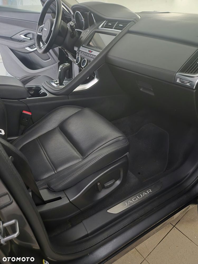 Jaguar E-Pace 2.0 i4D AWD - 19