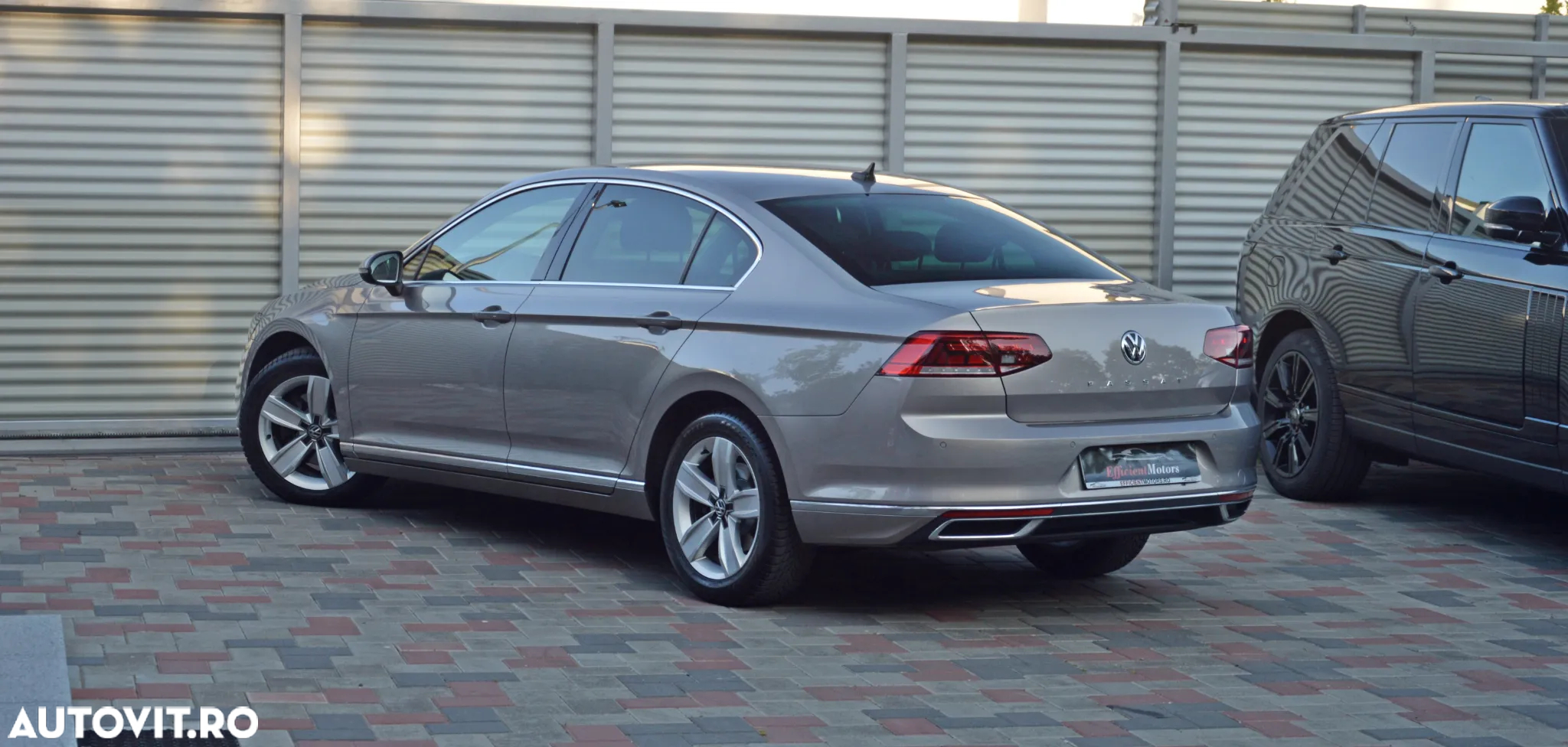 Volkswagen Passat 2.0 TDI DSG Highline - 17