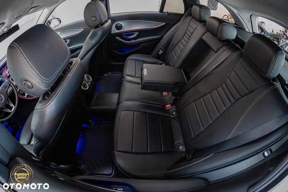 Mercedes-Benz Klasa E 220 d 4-Matic 9G-TRONIC - 21