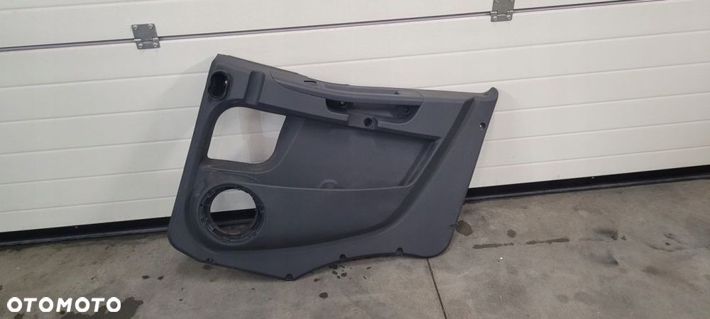 TAPICERKA DRZWI IVECO EUROCARGO E6 RH 504266737 - 1