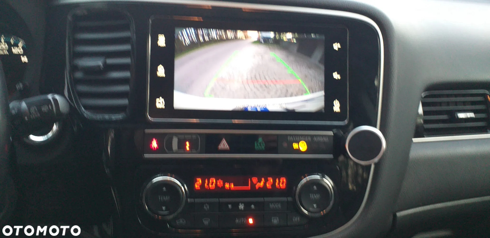Mitsubishi Outlander PHEV Intense + - 10