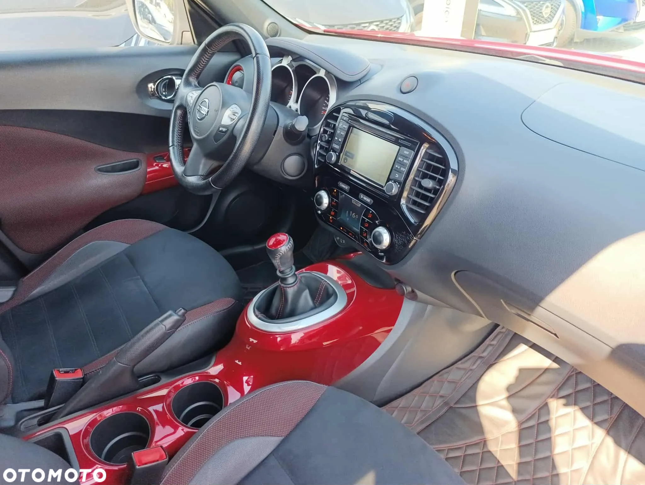 Nissan Juke 1.2 DIG-T N-Connecta EU6 - 12