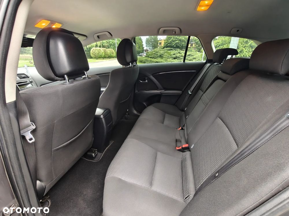 Toyota Avensis 2.0 D-4D Sol - 12