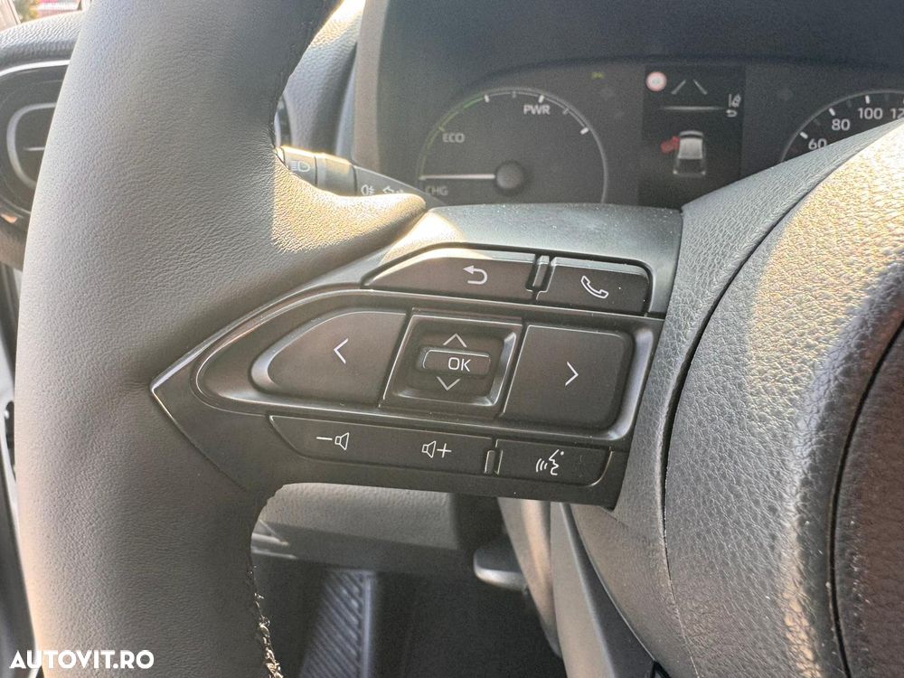 Toyota Yaris 1.5 VVT-i HSD Eco - 19