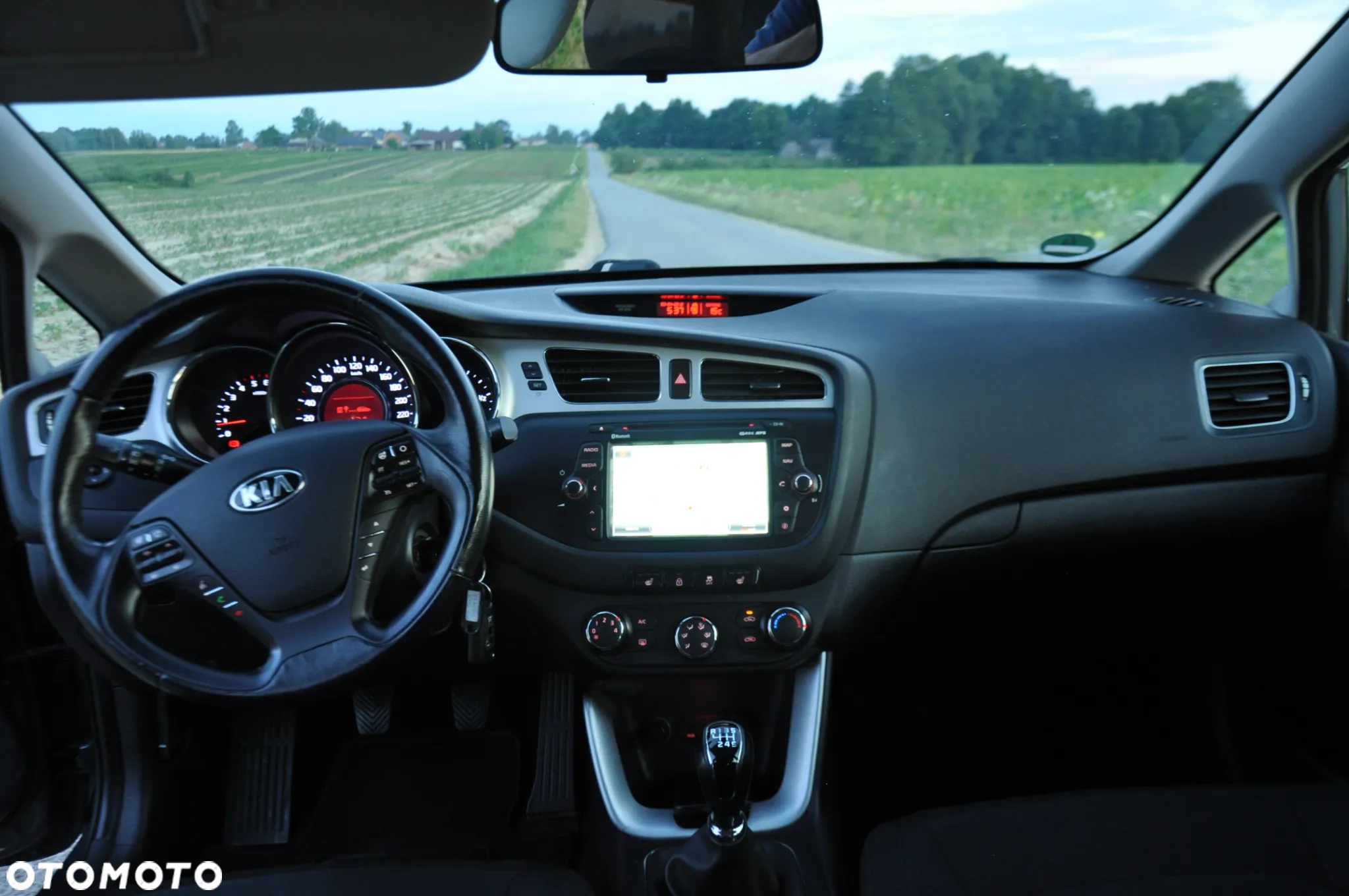 Kia Ceed 1.6 CRDi 128 Fifa World Cup Edition - 7