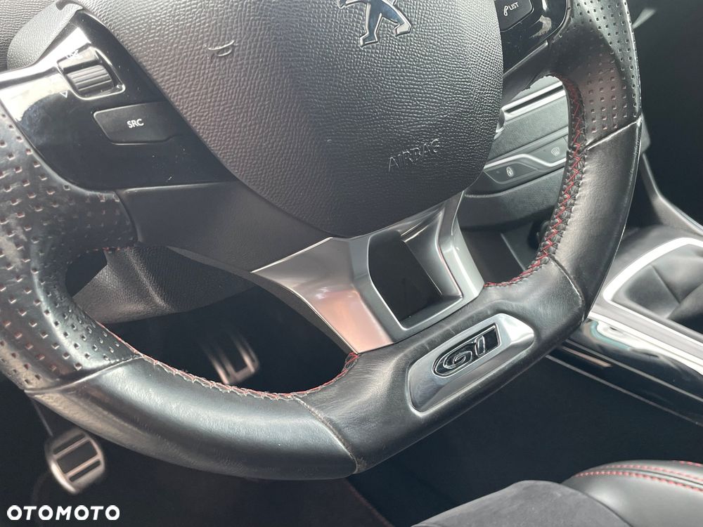 Peugeot 308 - 33