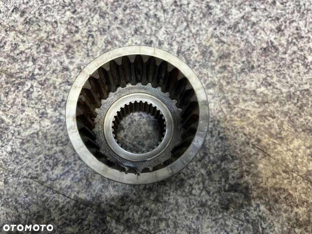 Kolnierz lacznik flansza reduktora skrzyni begow 7G 722 ML W164 W251 GLS GL - 2