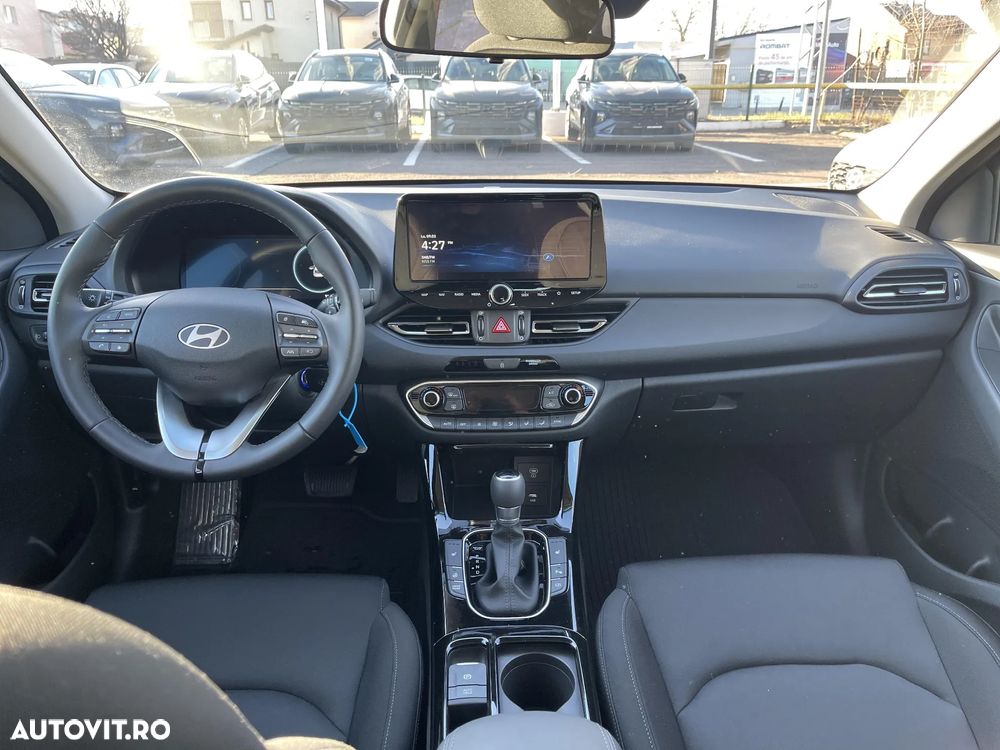 Hyundai i30 1.5 T-GDI 140CP 7DCT MHEV Highway - 11