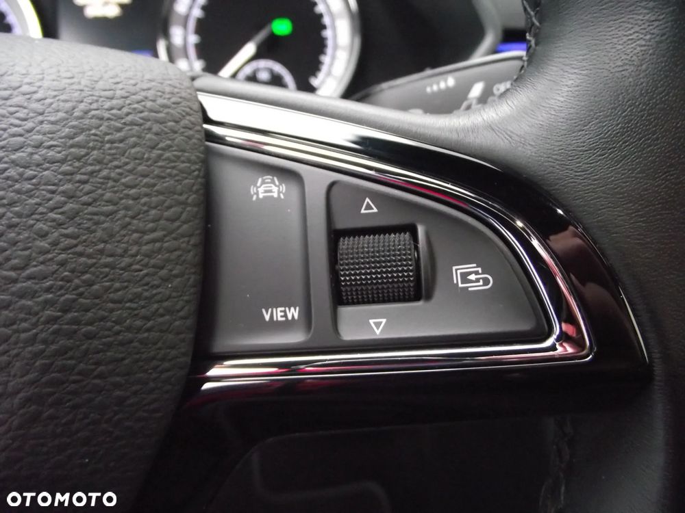 Skoda Superb 2.0 TDI L&K DSG - 28