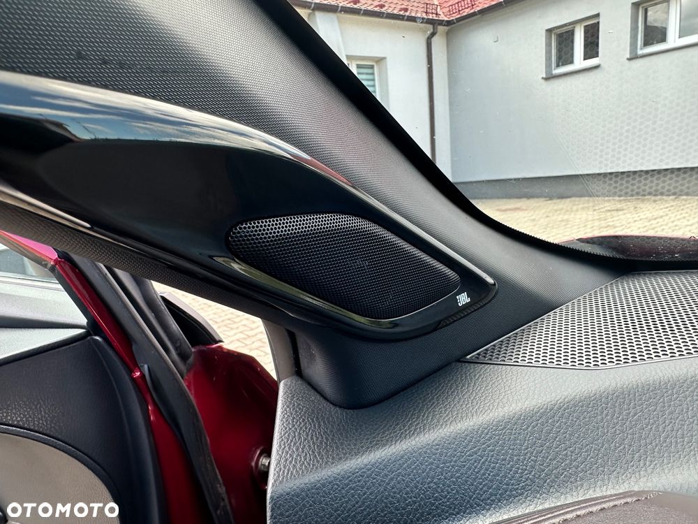 Toyota C-HR 1.8 Hybrid Neon Lime powered by JBL - 11