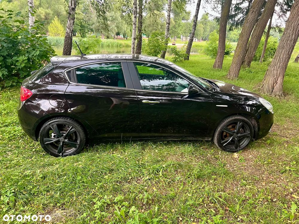 Alfa Romeo Giulietta 2.0 JTDM Distinctive - 8