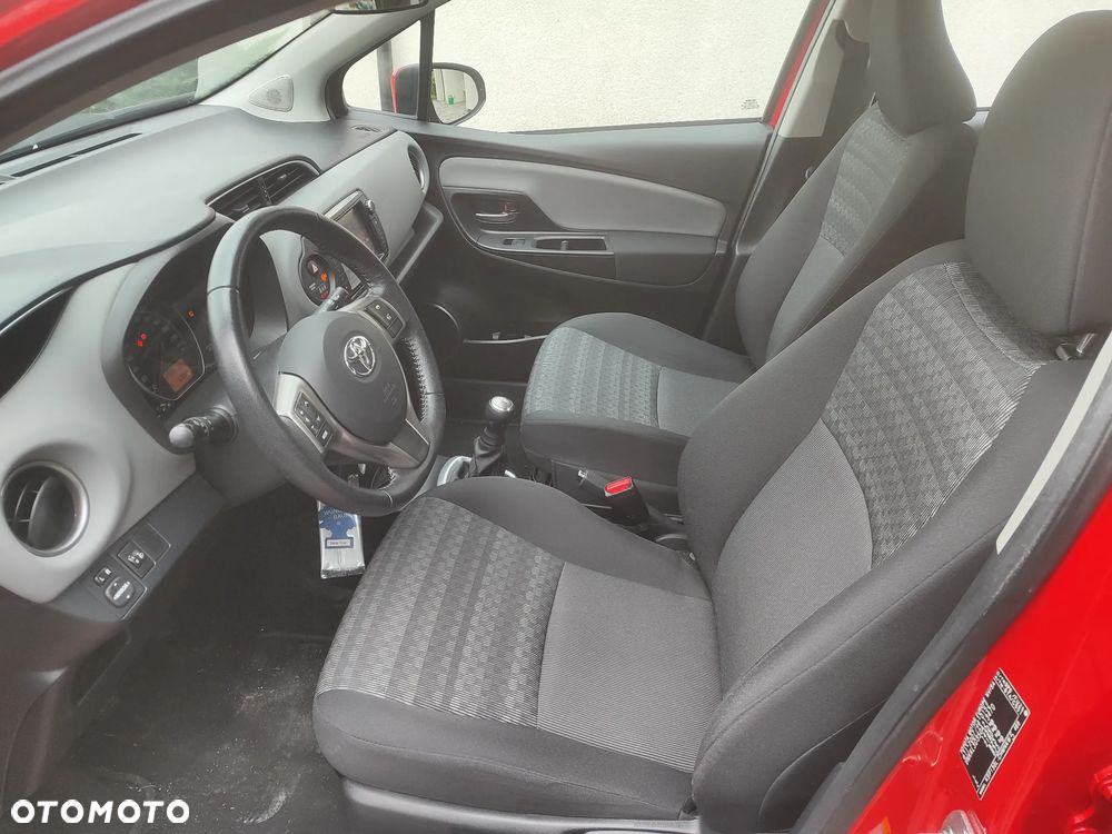 Toyota Yaris 1.0 Premium EU6 - 18