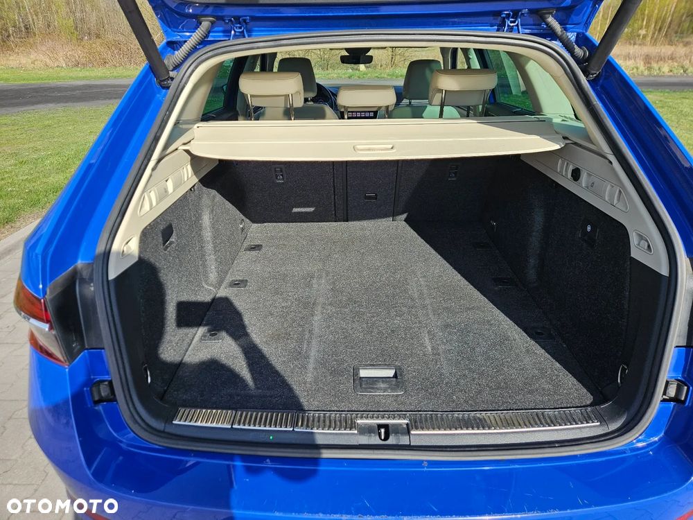 Skoda Superb 2.0 TDI DSG Premium Edition - 14