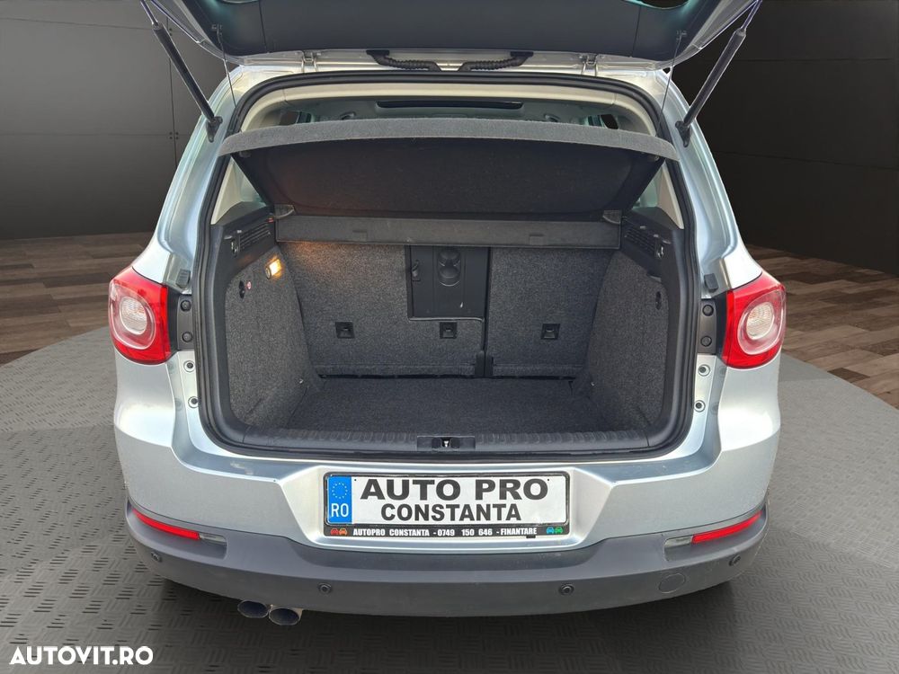 Volkswagen Tiguan - 17