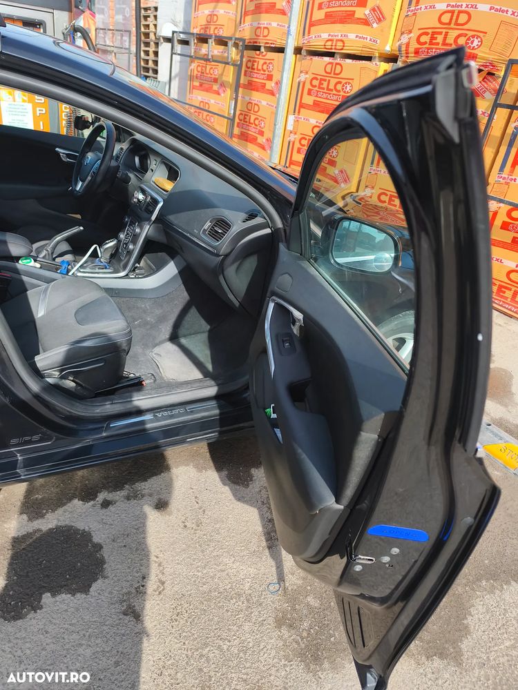 Volvo V40 D2 Powershift Momentum - 14